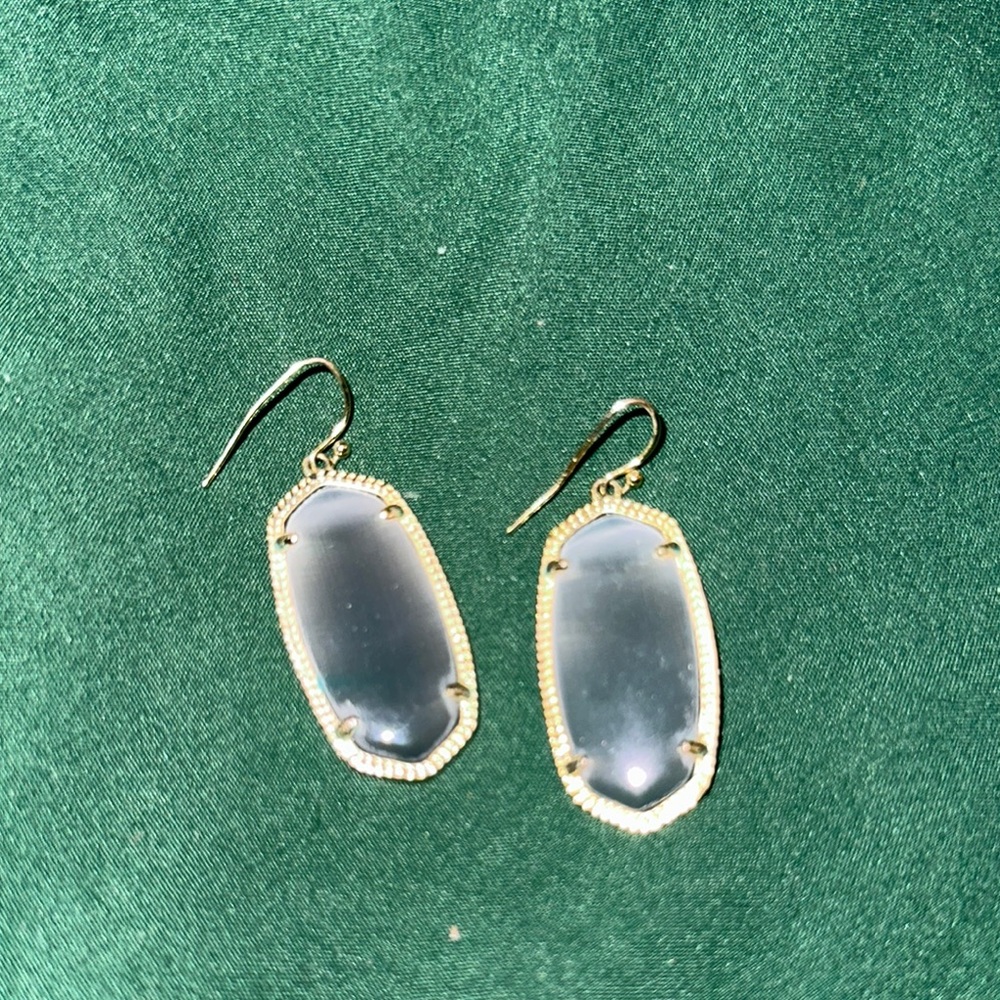 Kendra Scott Elle style
